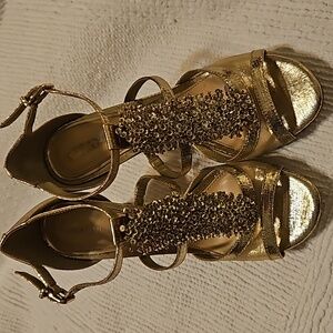 Gianni Bini Gold heels